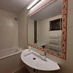 Stajnia Gostar 3*
