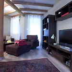 Hotel apartamentowy Stajnia Gostar 3*