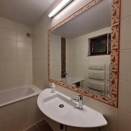 Stajnia Gostar 3*