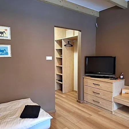 Stajnia Gostar 3*
