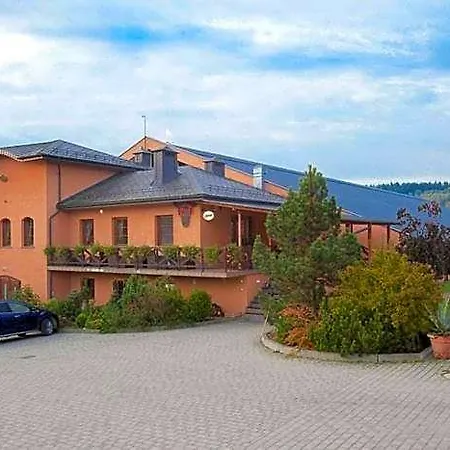 Stajnia Gostar 3*